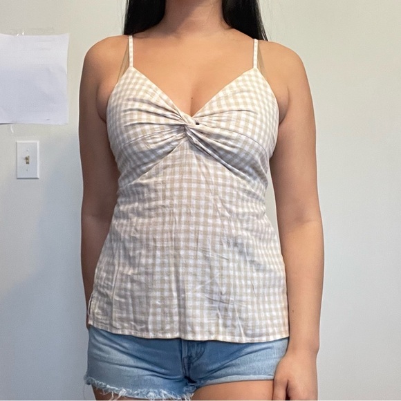 Old Navy Tops - 🤍 Old Navy Gingham Spaghetti Strap Top – Size Small 🤍